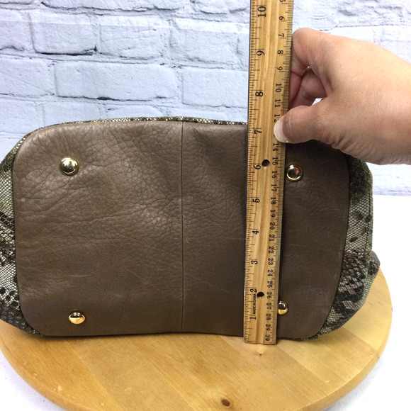 B Makowsy Women´s Animal Print Soft Leather Cinch...